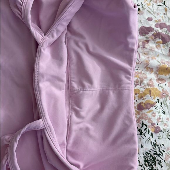 VIRAL Blogilates Pink Ruffle Workout Set - Picture 5 of 11